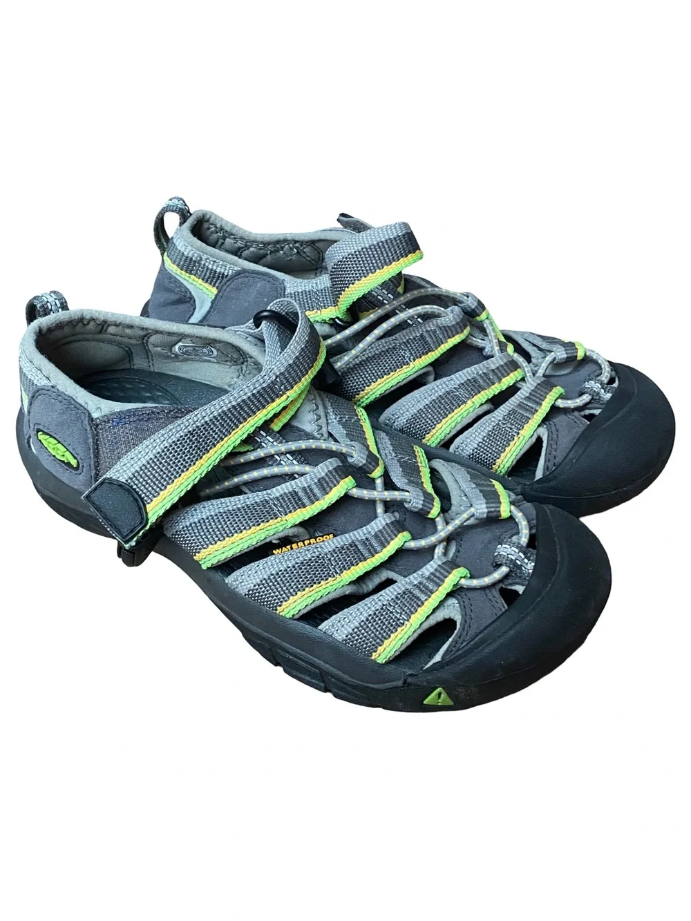 Keen Newport H2 kids’ green and grey waterproof hiking sandals size US 2